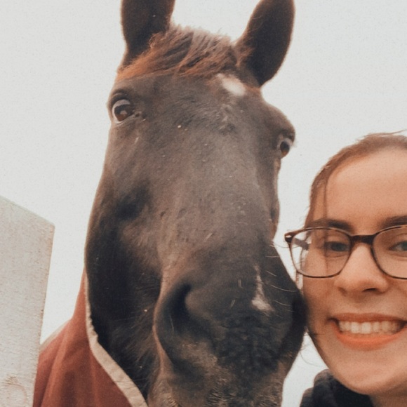 Meet your Posher, Emma - Picture 1 of 1